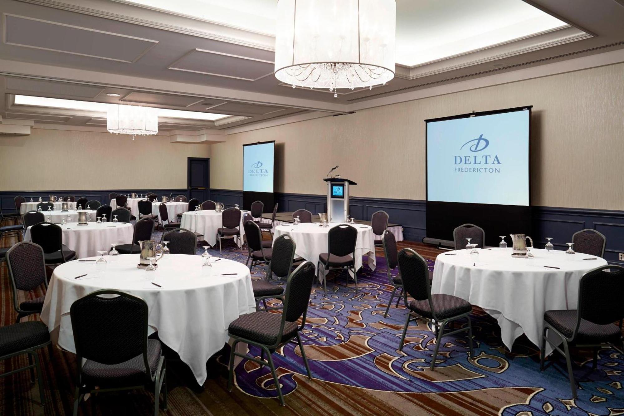 Delta Hotels By Marriott Fredericton Exterior foto